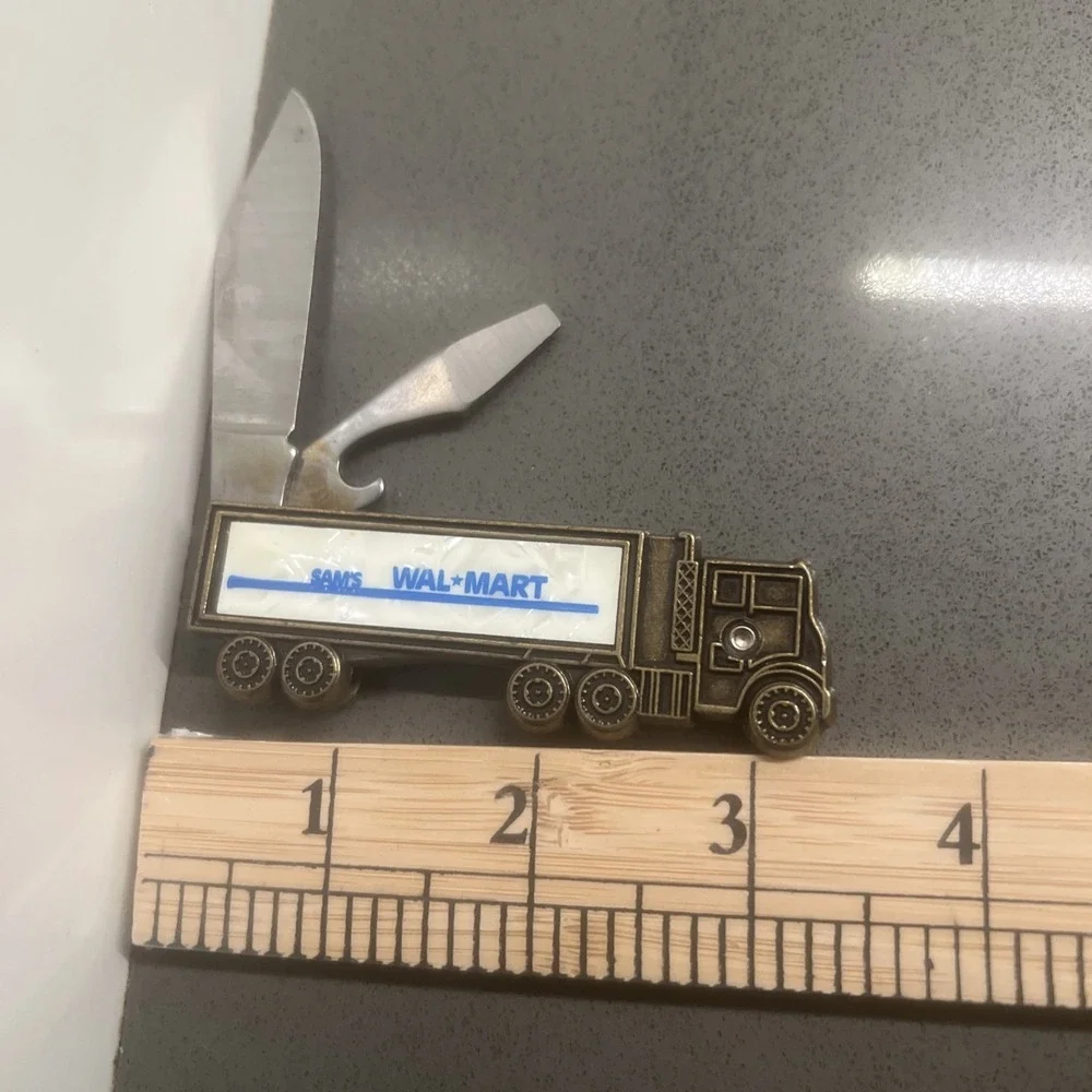 Vintage-SAM'S CLUB WAL-MART Promotional Semi Truck Pocketknife USA Made